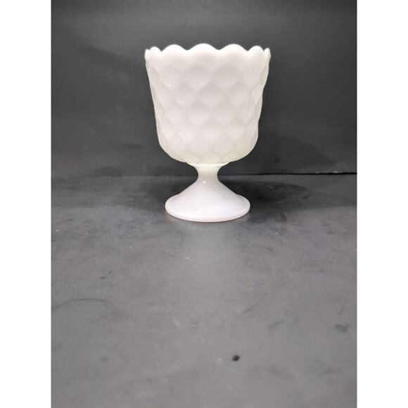 Vintage E. O. Brody Co Honeycomb Milk Glass Footed Vase MJ-42 - Picture 4 of 9